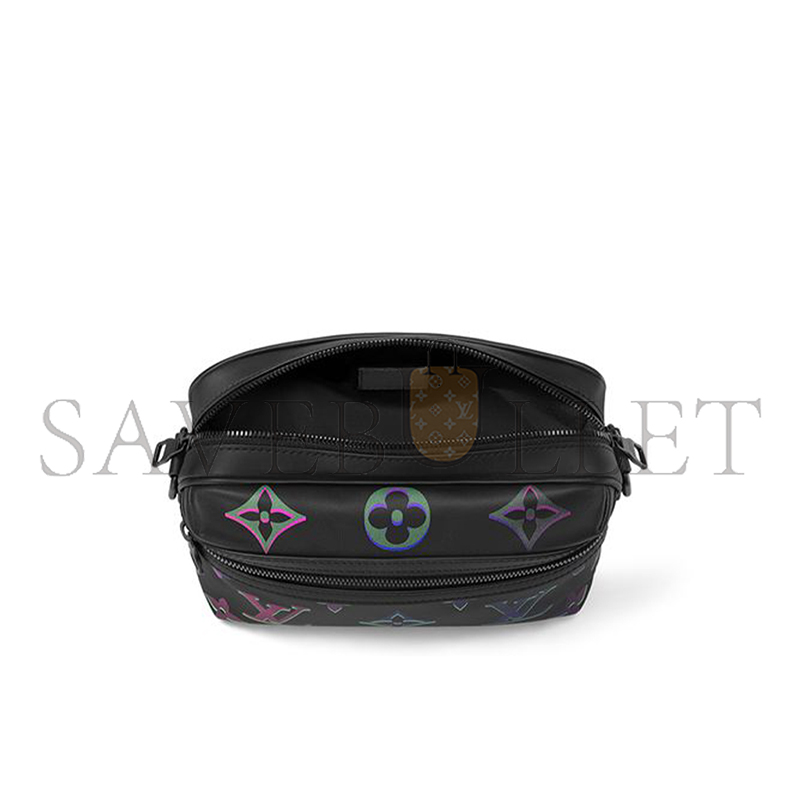 LOUIS VUITTON COMET MESSENGER PM M22495 (21.5*14.7*5cm)